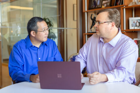 chris-yeh-reid-hoffman-writing-blitzscaling Chris Yeh and Reid Hoffman writing Blitzscaling